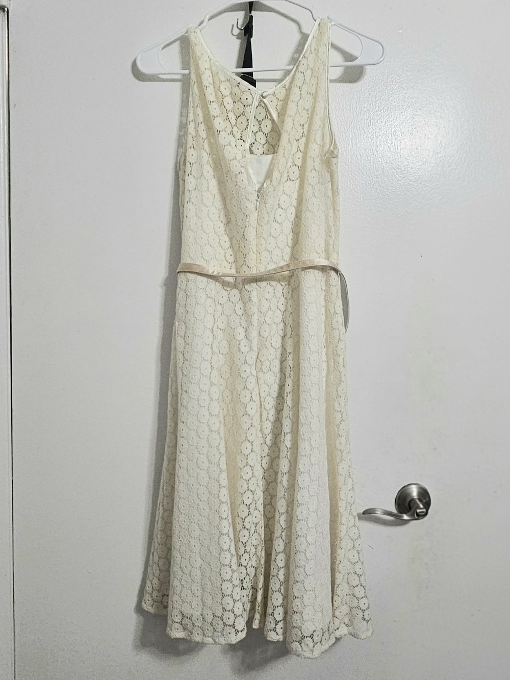 Kasper Ivory Lace V-Neck Sleeveless Midi Dress